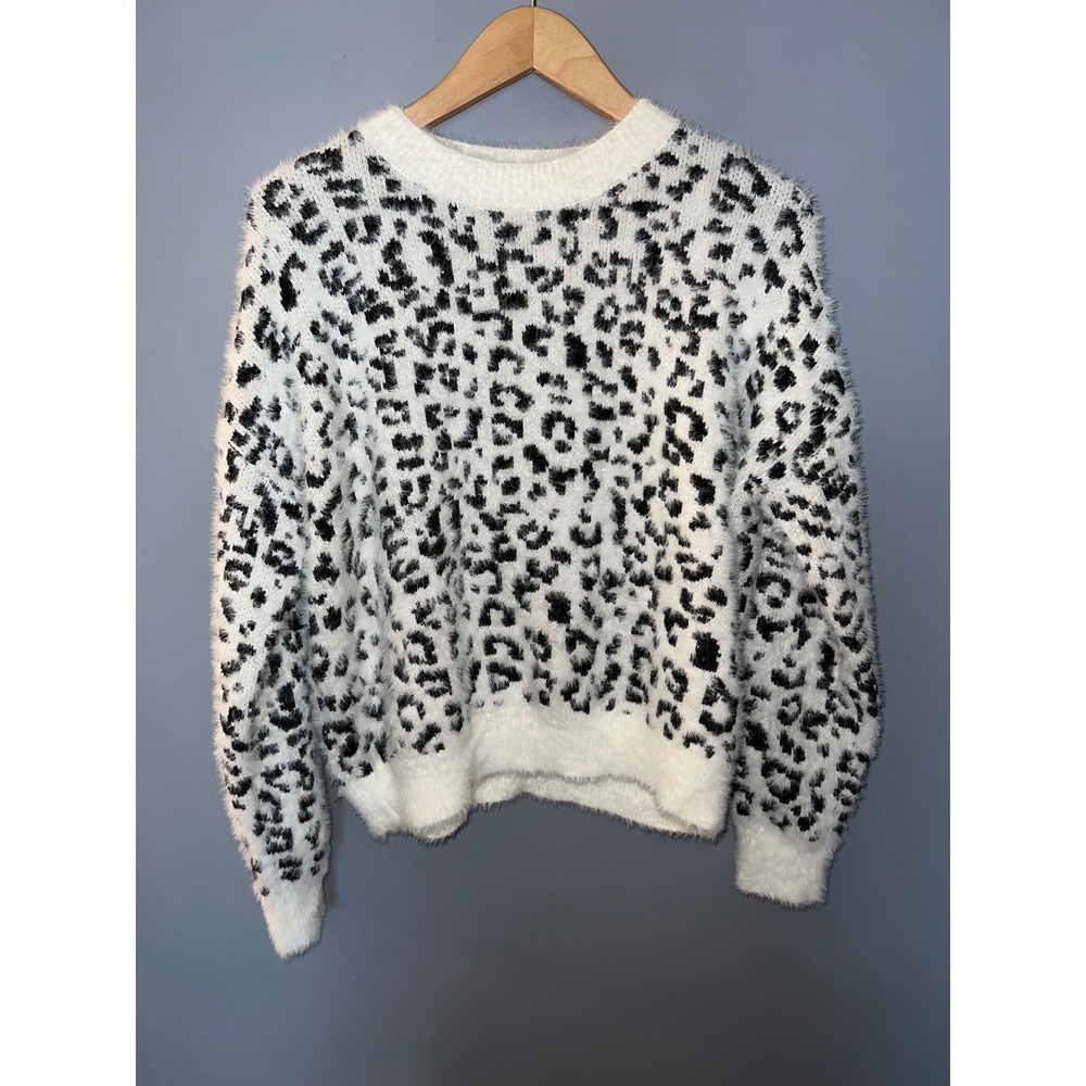 Mi Ami Womens Small Eyelash Knit Leopard Print Sweater Black White Fuzzy Top